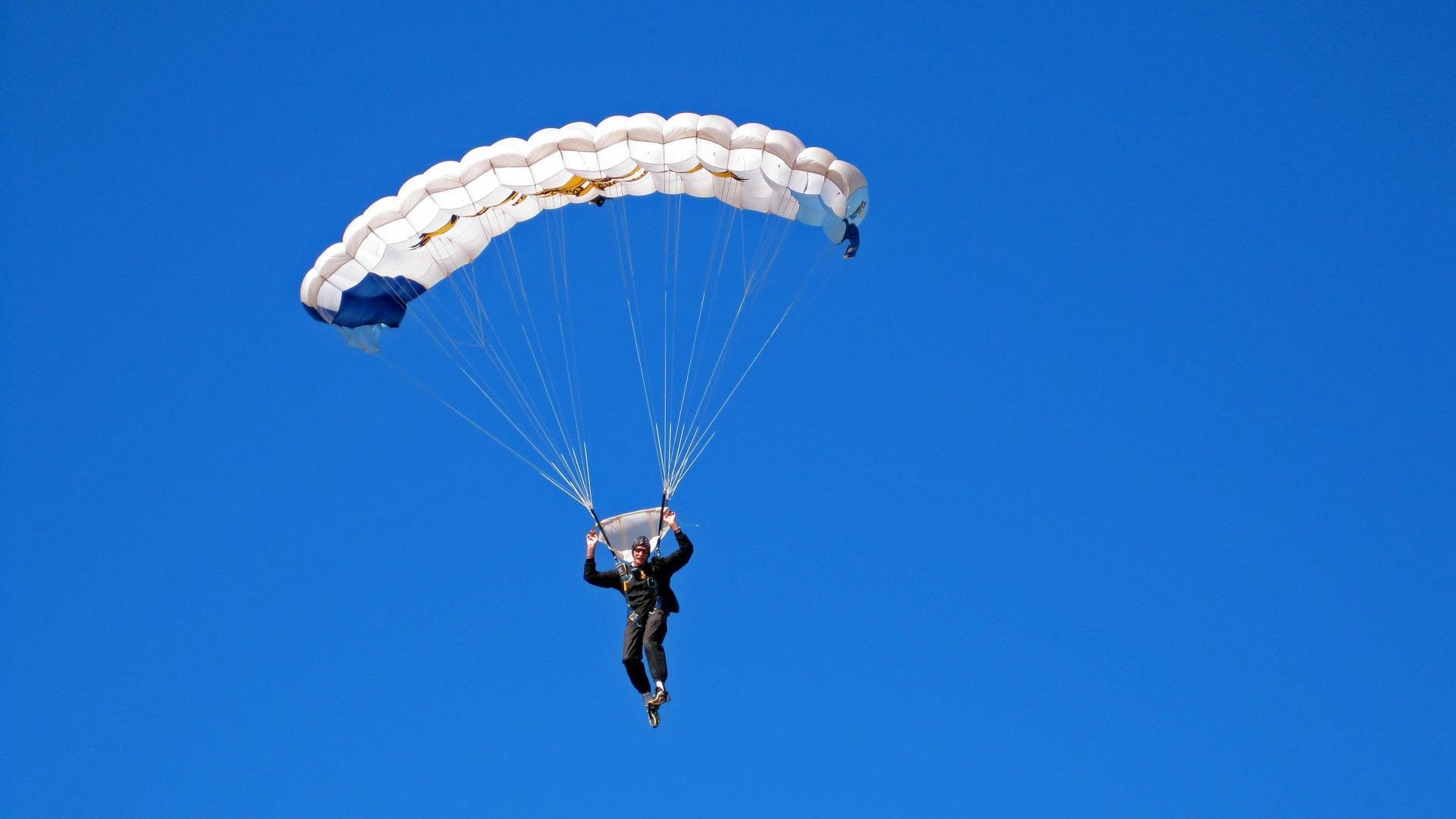 爱游戏官网-新型空气动力学设计：极速稳定的关键，型号空气动力学设计