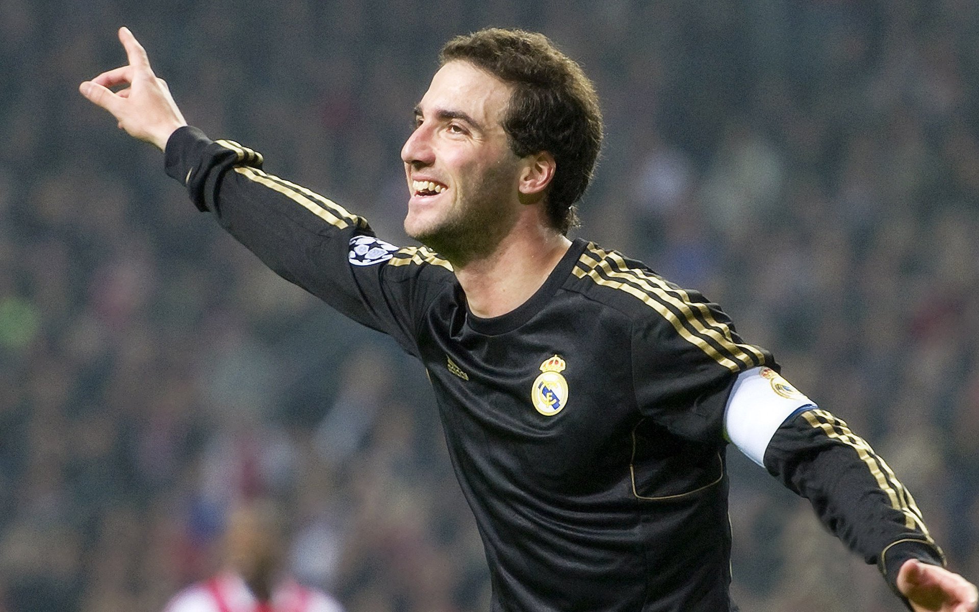 爱游戏体育（AYX）官方APP下载-瑞士队前锋洛佩斯在巴黎奥运会上表现出色，洛佩斯退役